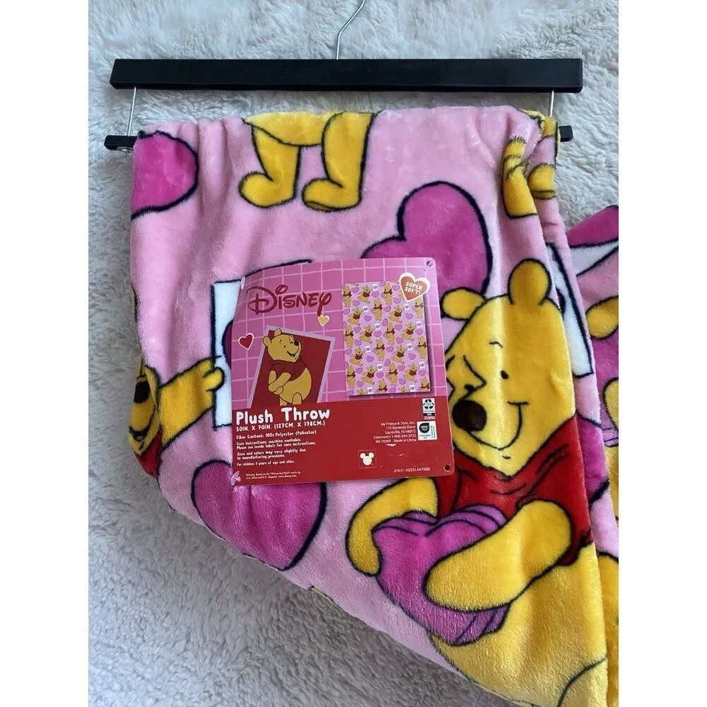 Disney Winnie The Pooh Hugging Hearts Valentines Blanket Soft Throw 50 X 70” NEW